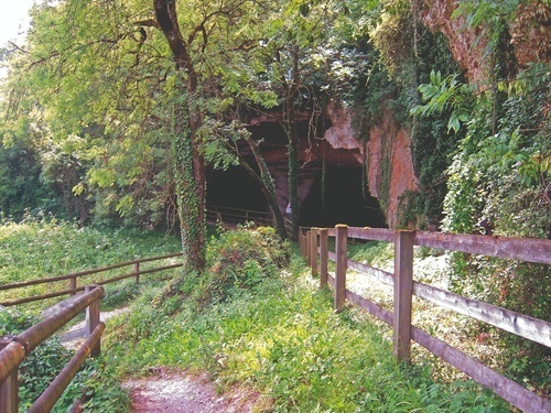 Les Grottes de la Falouse