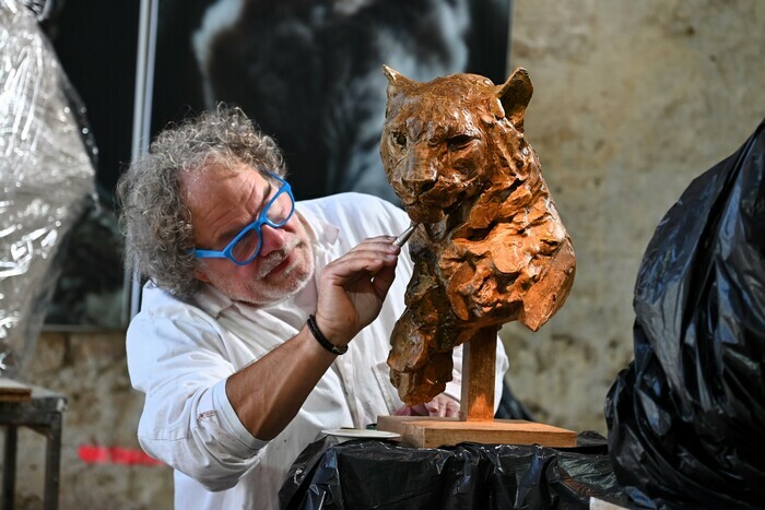 Au cœur de l’atelier du sculpteur Patrick Villas