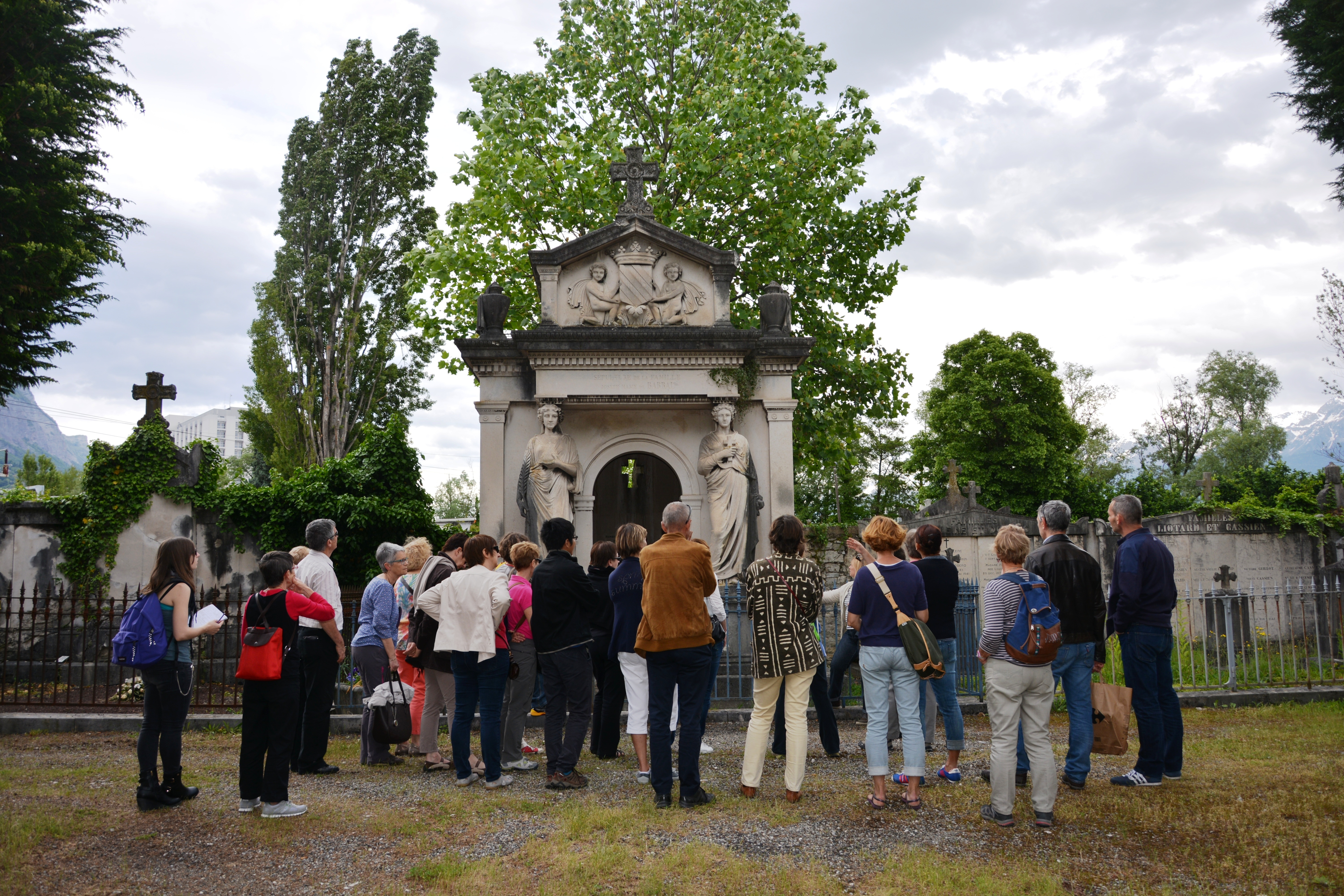 À la découverte du cimetière Saint-Roch : histoires de vies et mémoire de pierre, par Monique Bonvallet