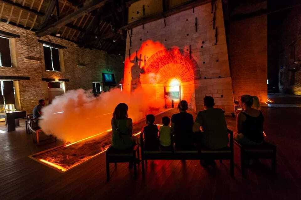 Son et lumières sur un haut fourneau du XIXème siècle