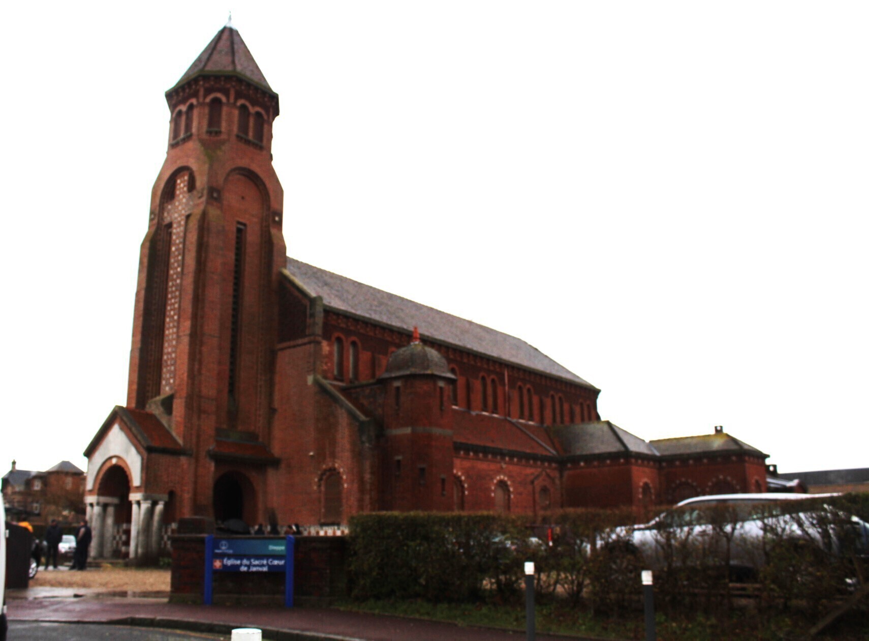 Viste libre de l'église