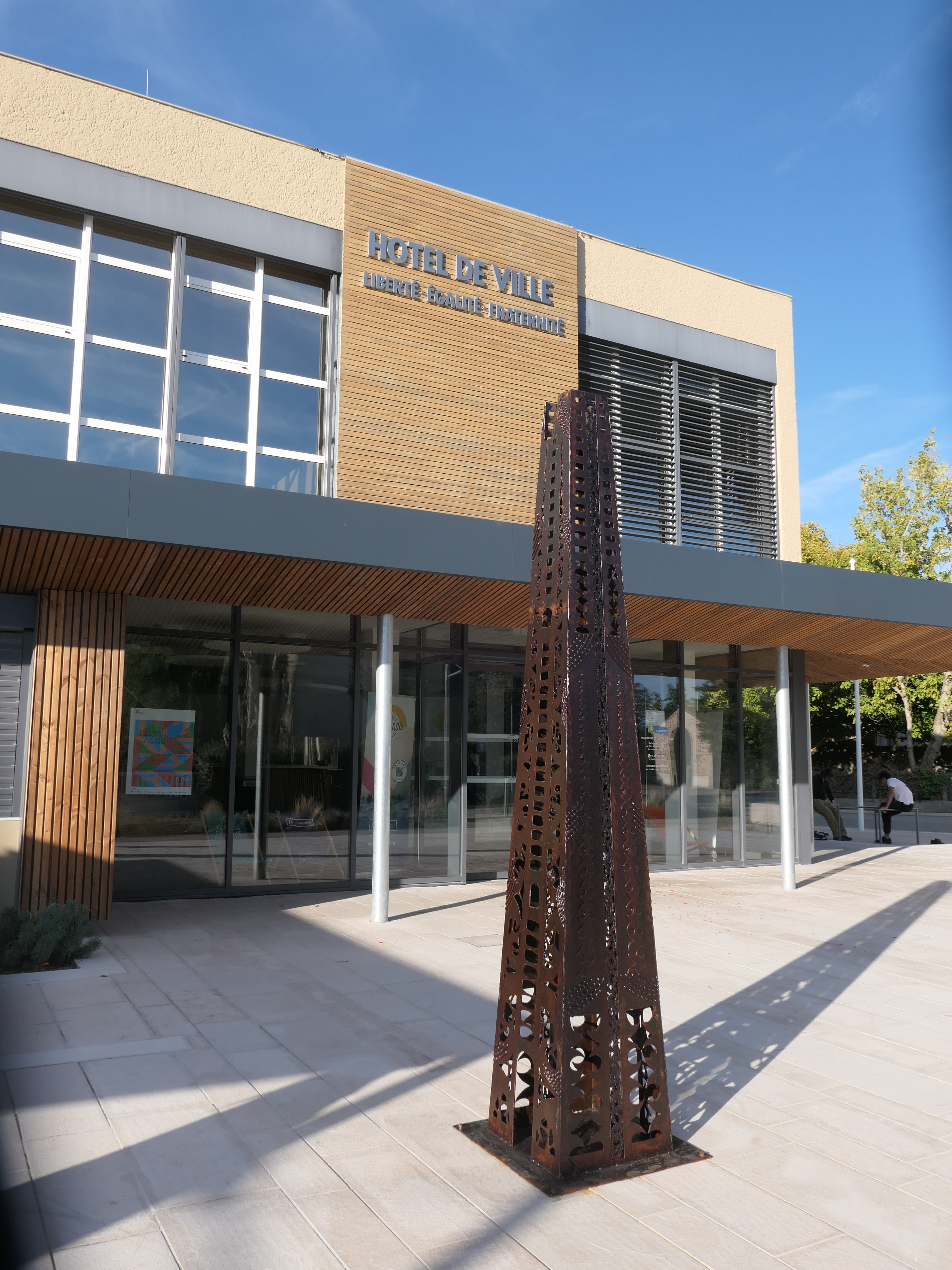 Visite de la salle du conseil et du bureau du maire