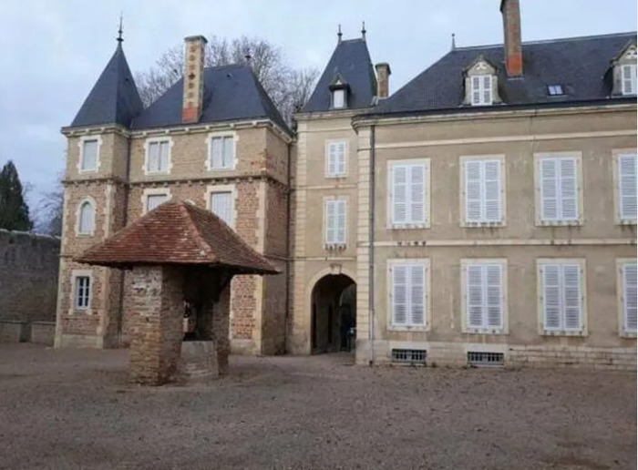 Visite libre du château de La Chapelle-de-Bragny