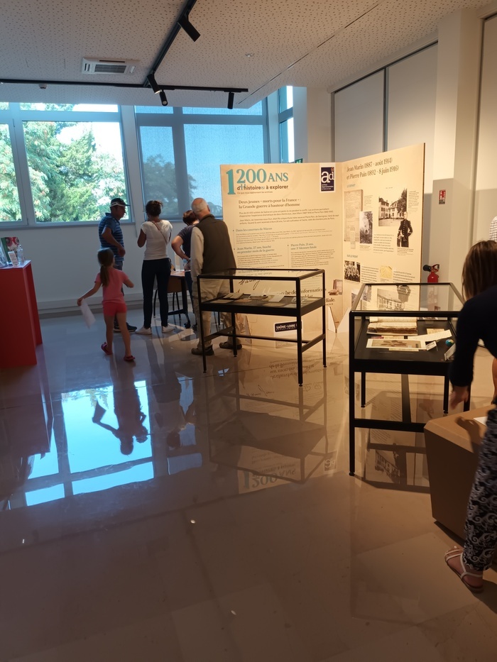 Exposition "Archiver le temps : du parchemin au numérique"