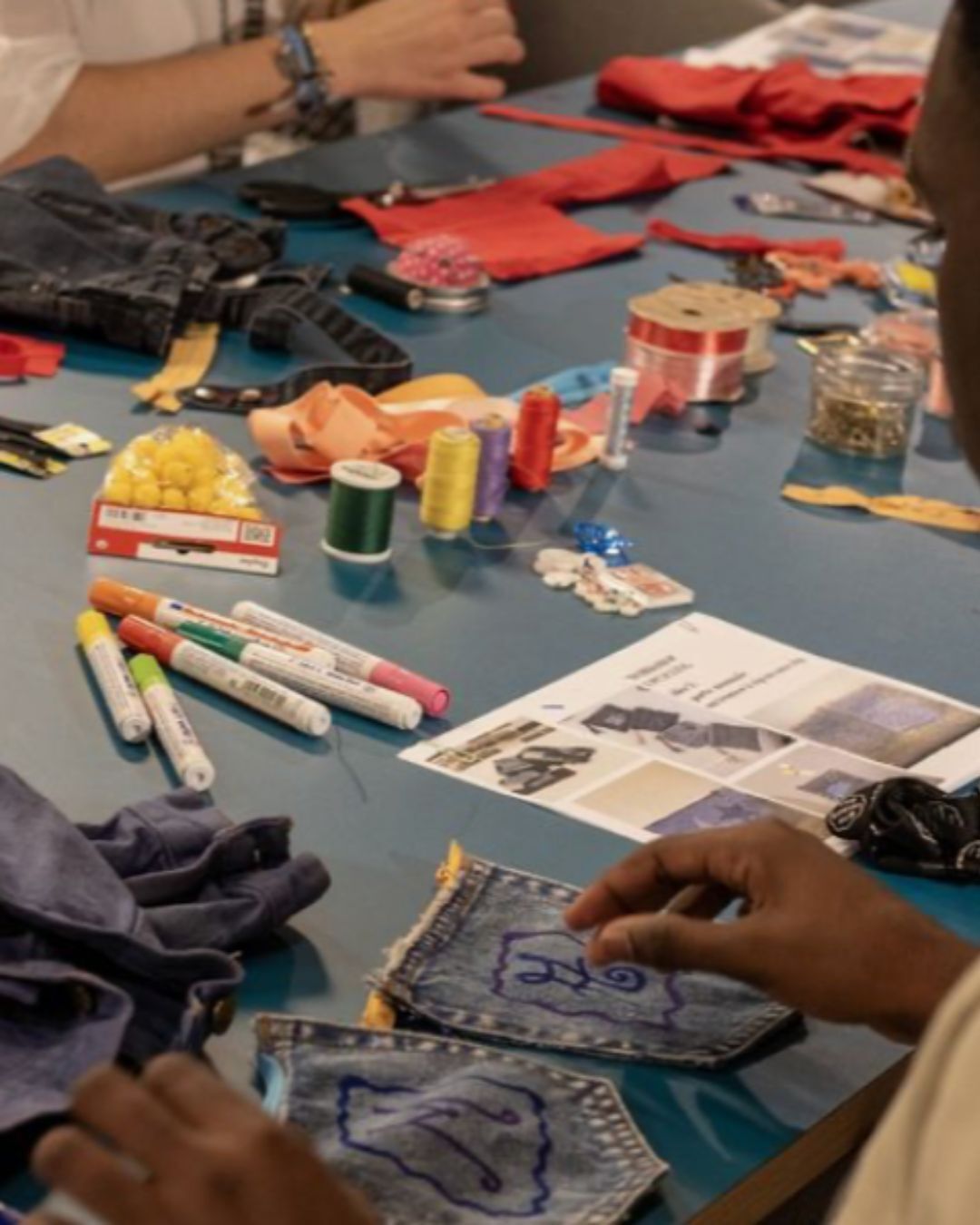 Vacances pour tous : Atelier de réparation avec Anti_Fashion_Project
