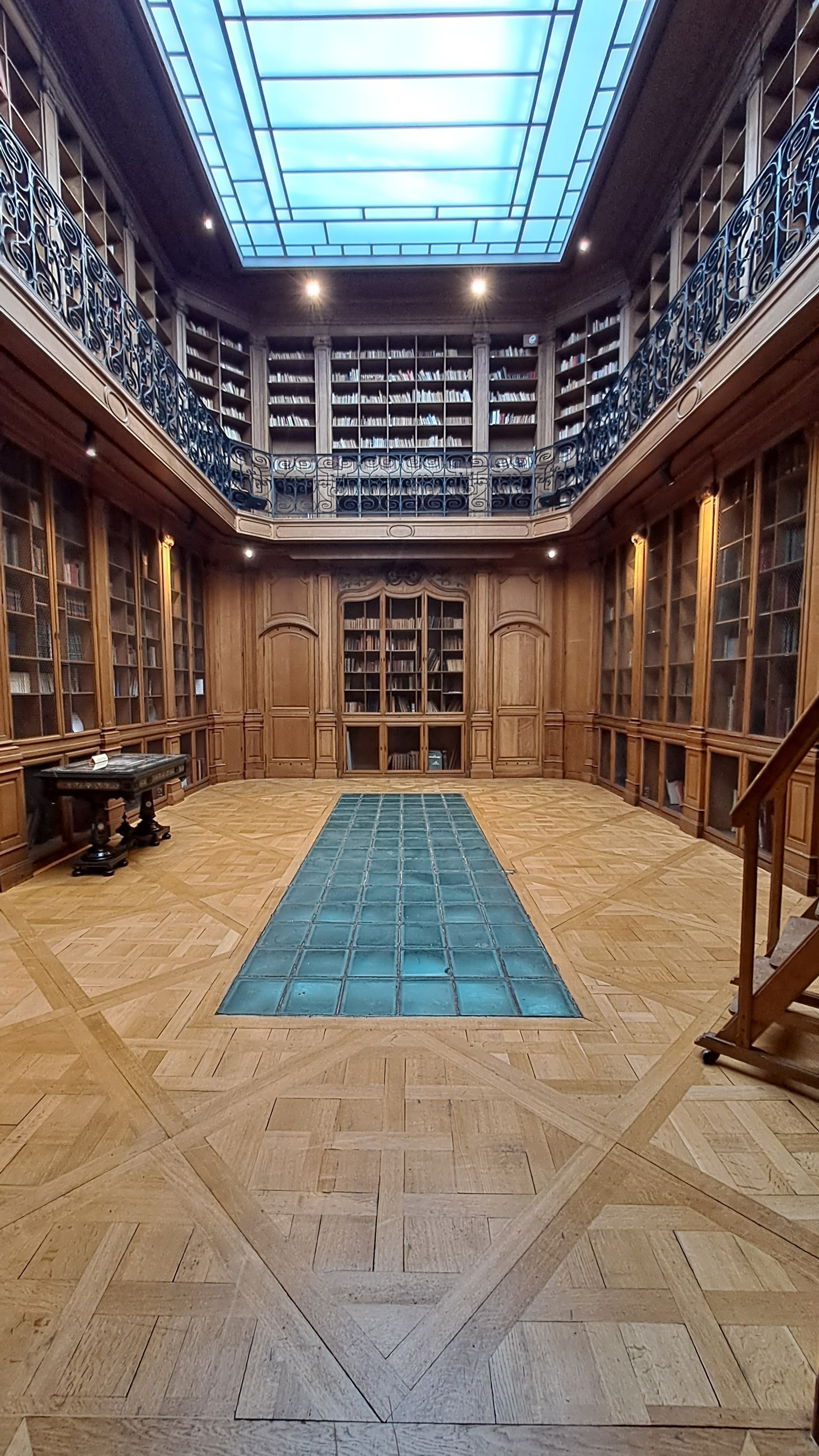 Visite libre de la bibliothèque Smith-Lesouëf