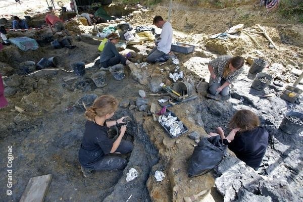 Conférence : "Dernières nouvelles des dinosaures charentais" par Jean-François Tournepiche