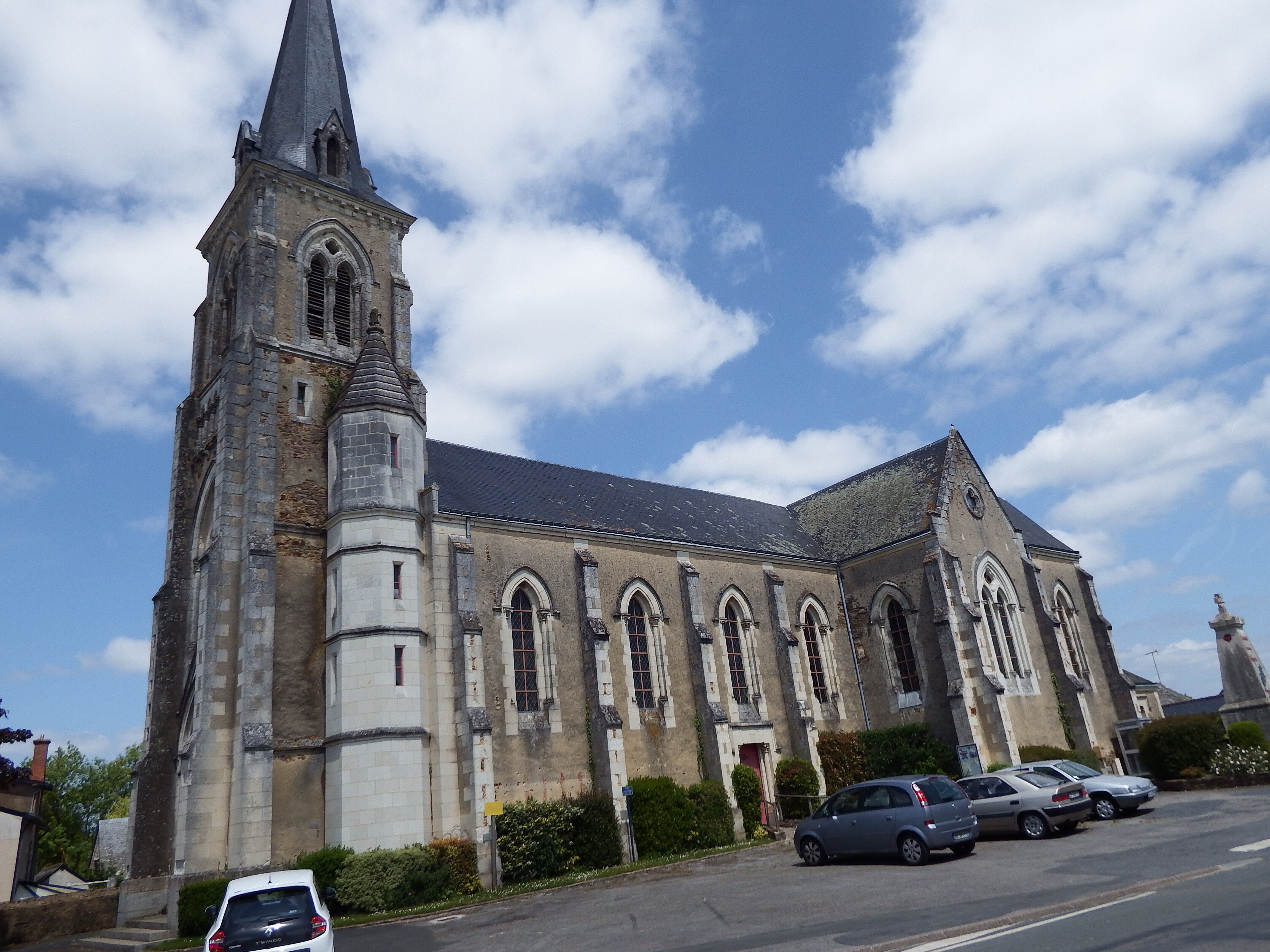 Église Saint-Pierre et Saint-Paul et sa crypte