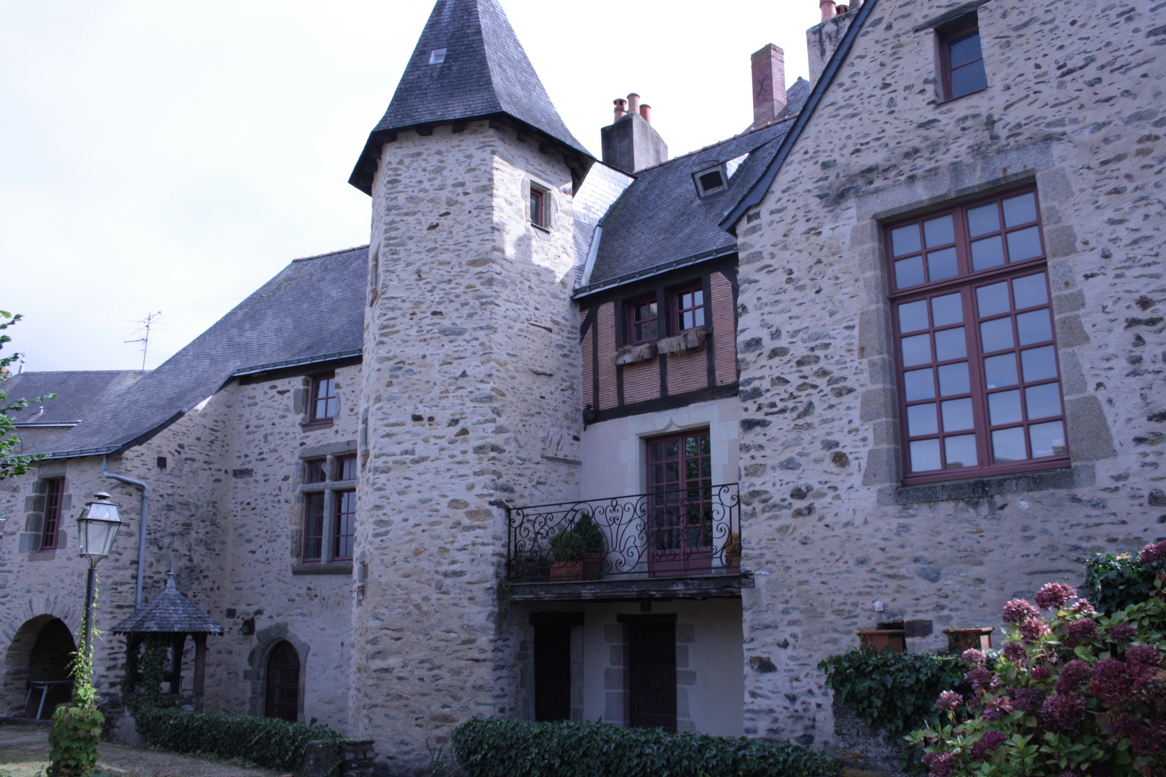 A COURS OUVERTES : BELLES DEMEURES DU CENTRE HISTORIQUE