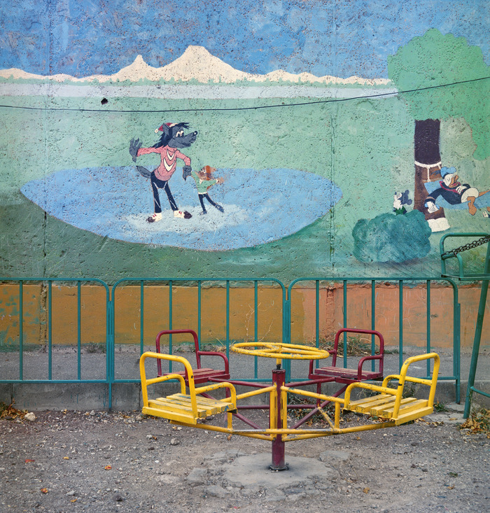 Katharina Roters: YERKIR land • earth • planet