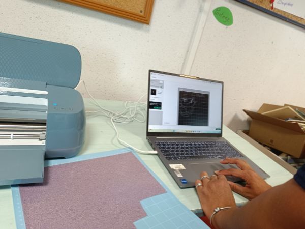 CUSTOMISATION D'OBJET - CRICUT