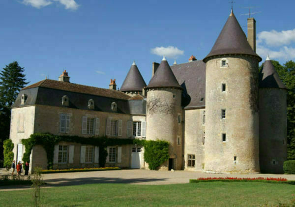 Visite des extérieurs du château de Céré