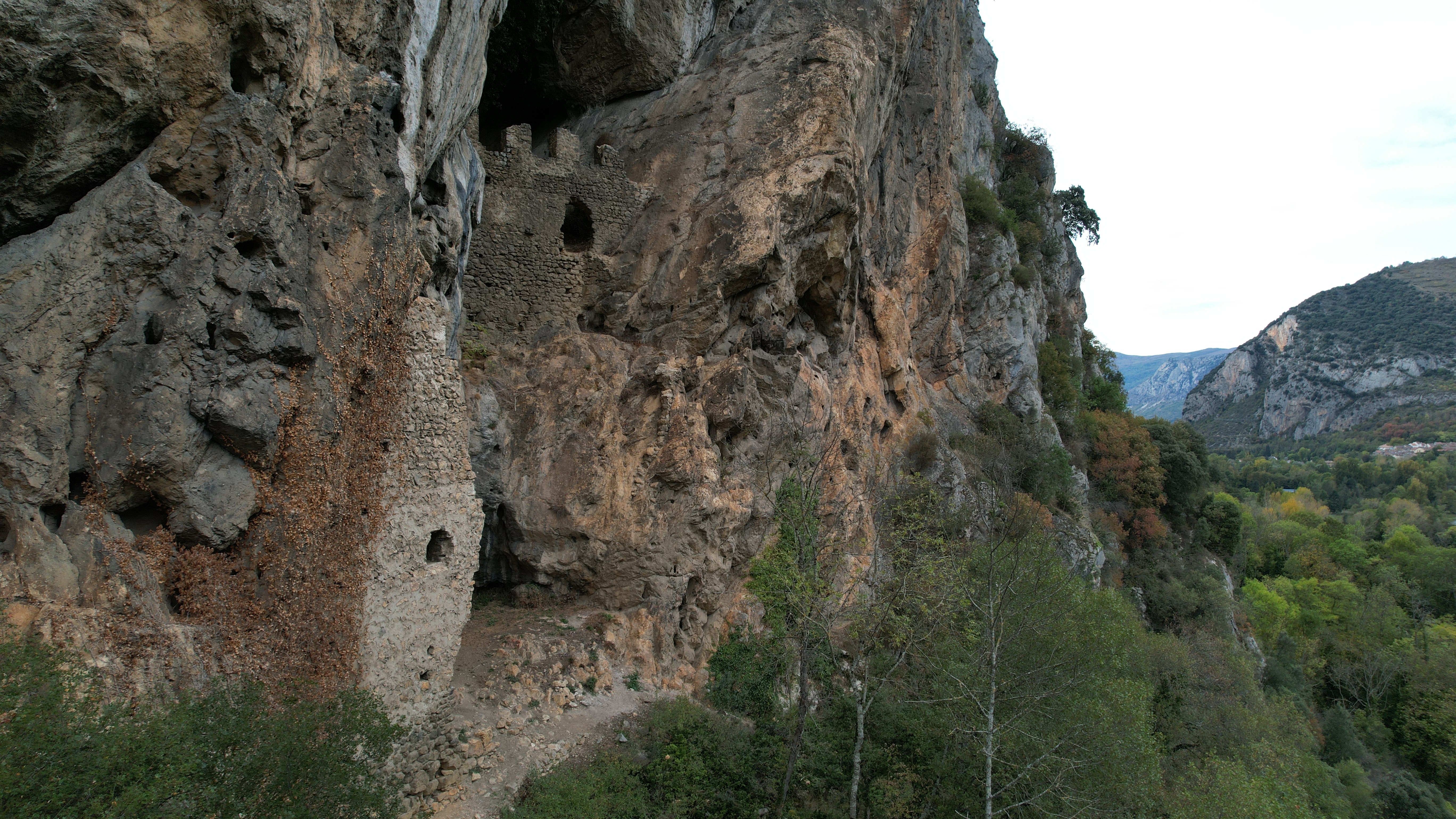 Visite guidée du site médiéval Spoulgas de Bouan