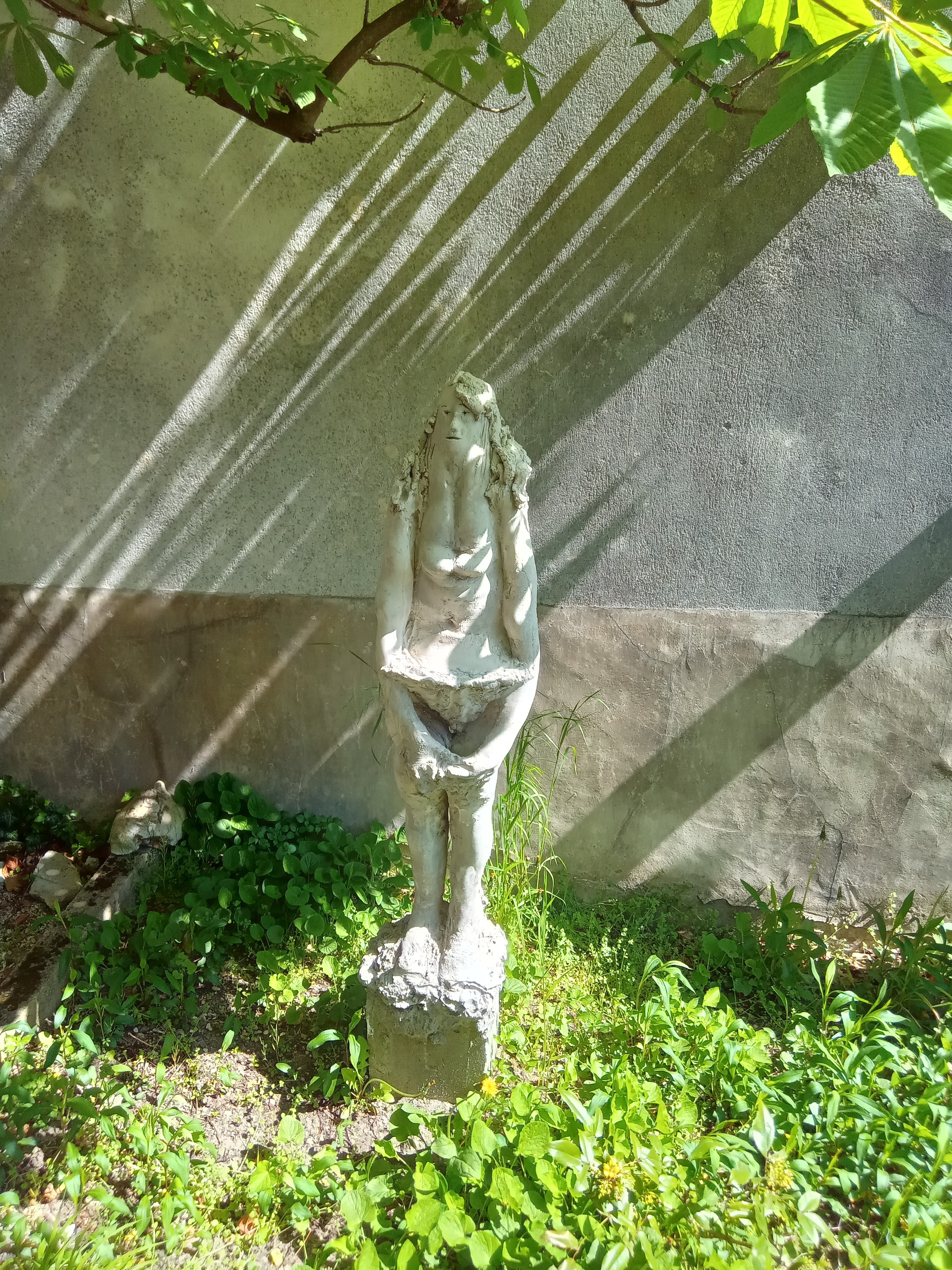 Visite commentée et en musique de 15 oeuvres monumentales de sculpteurs contemporains renommés,  données à l’Institut NeuroPSI