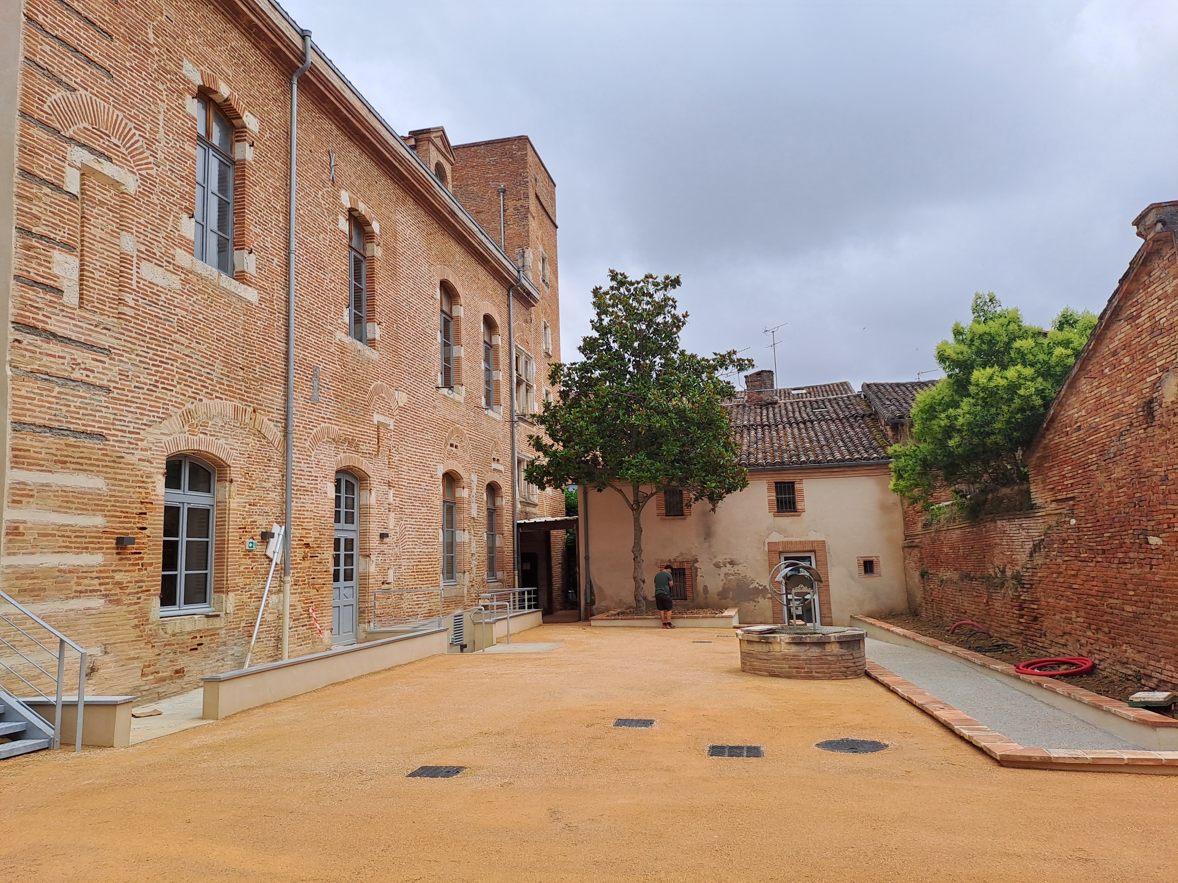 Jeux traditionnels dans la cour Fermat