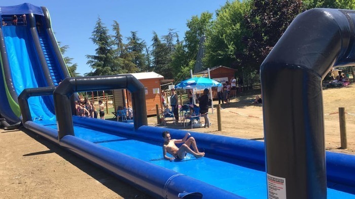 Toboggan aquatique géant, réservation sur place