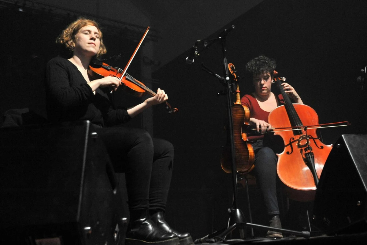 Bal Trad - Roule et ferme derrière - Duo Garenne - Trad Adi