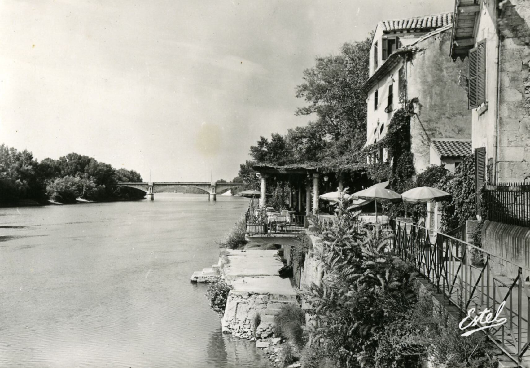 200 ans de photographies: regards sur Villeneuve lez Avignon