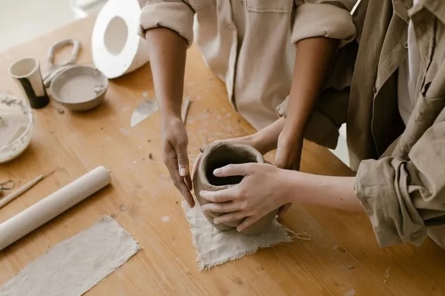 Atelier découverte du modelage de la terre