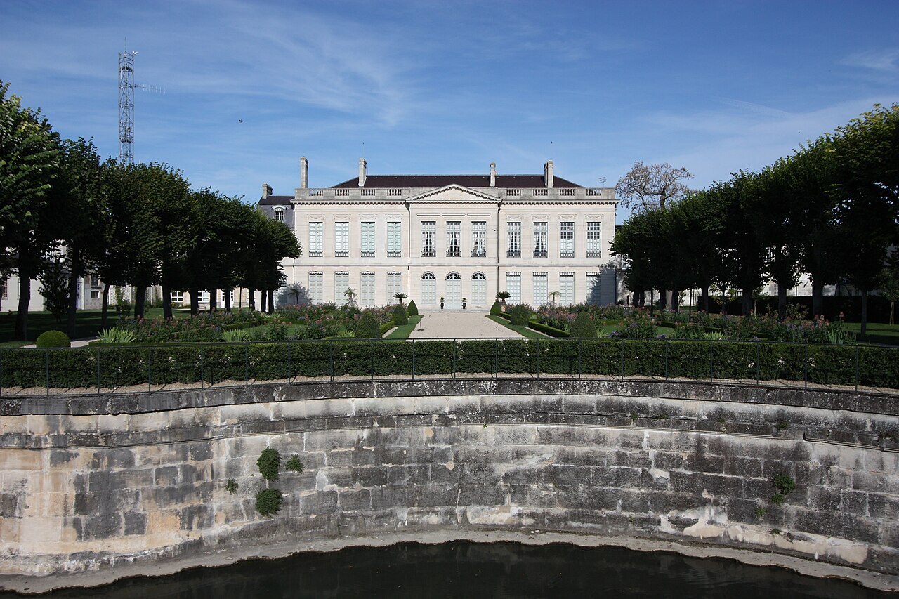Visite de l'Hôtel des Intendants de Champagne : du patrimoine à l'art contemporain