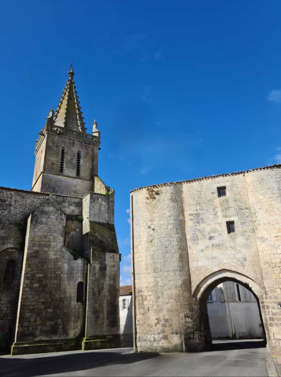 Visite commentée : patrimoine médiéval de Pont l'Abbé d'Arnoult