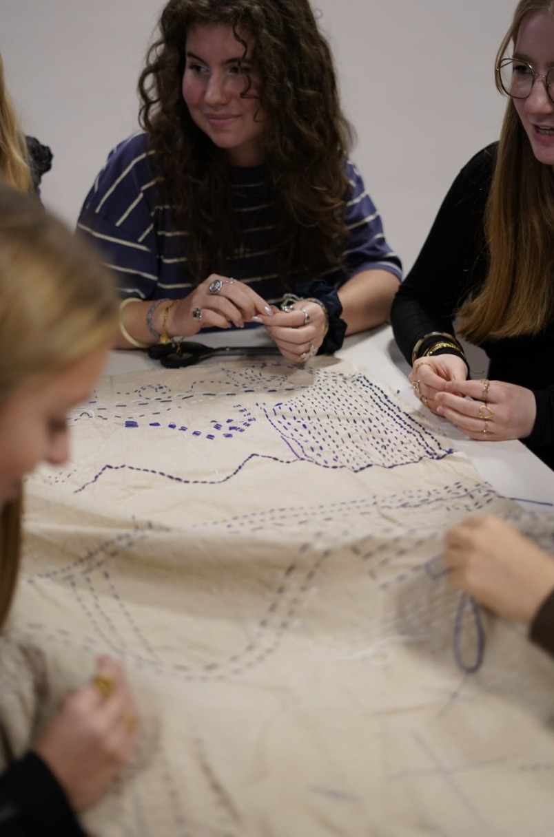 Vacances pour tous : Atelier d'upcycling Cross Bag avec Anti_Fashion_Project
