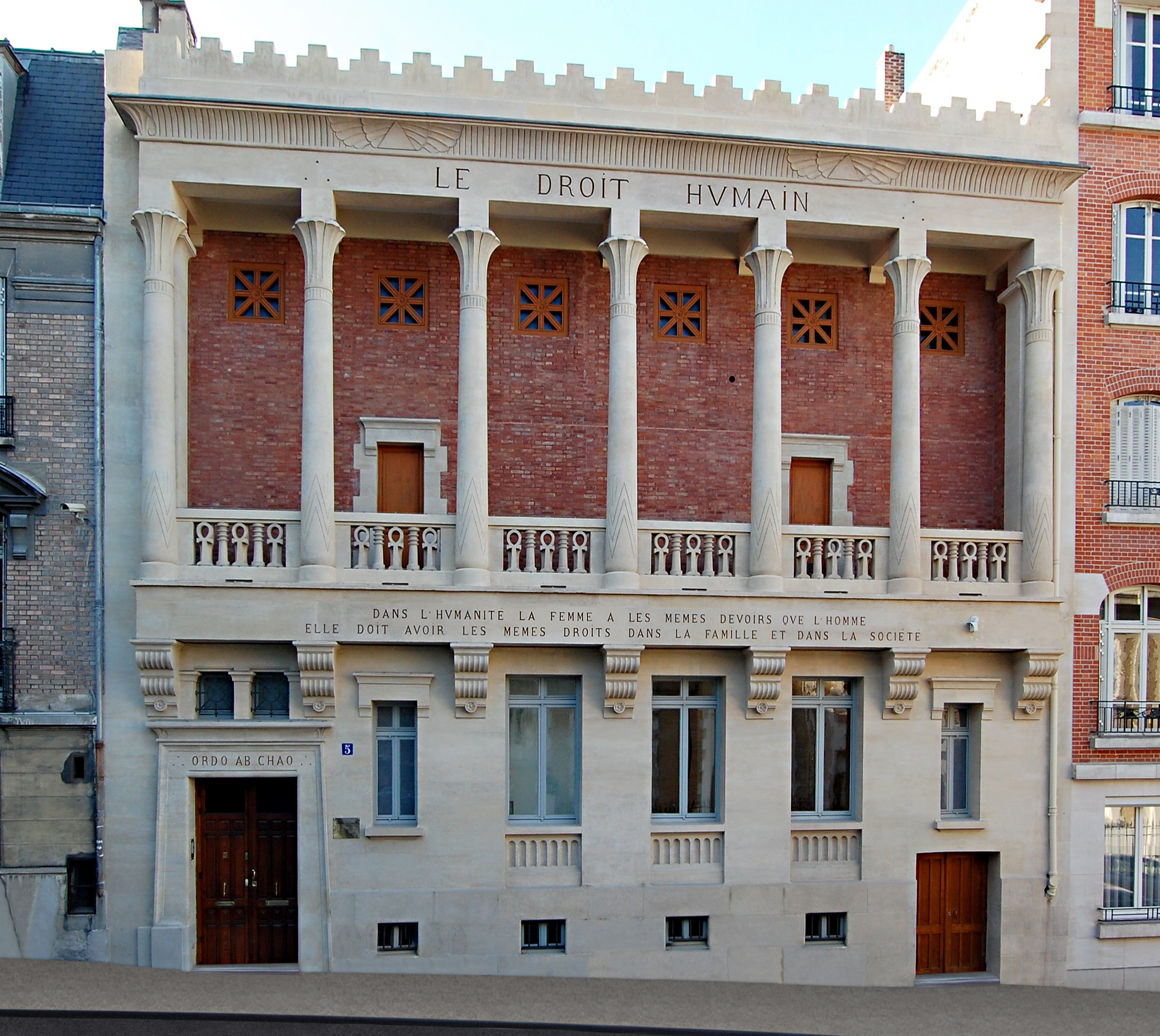 Visite guidée du site historique de l 'Ordre maçonnique Le Droit Humain