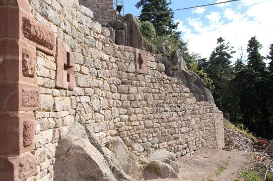 Découvrez une fortification médiévale, perchée à 677 m d’altitude, au cœur de la  forêt d’Obernai - Bernardswiller.