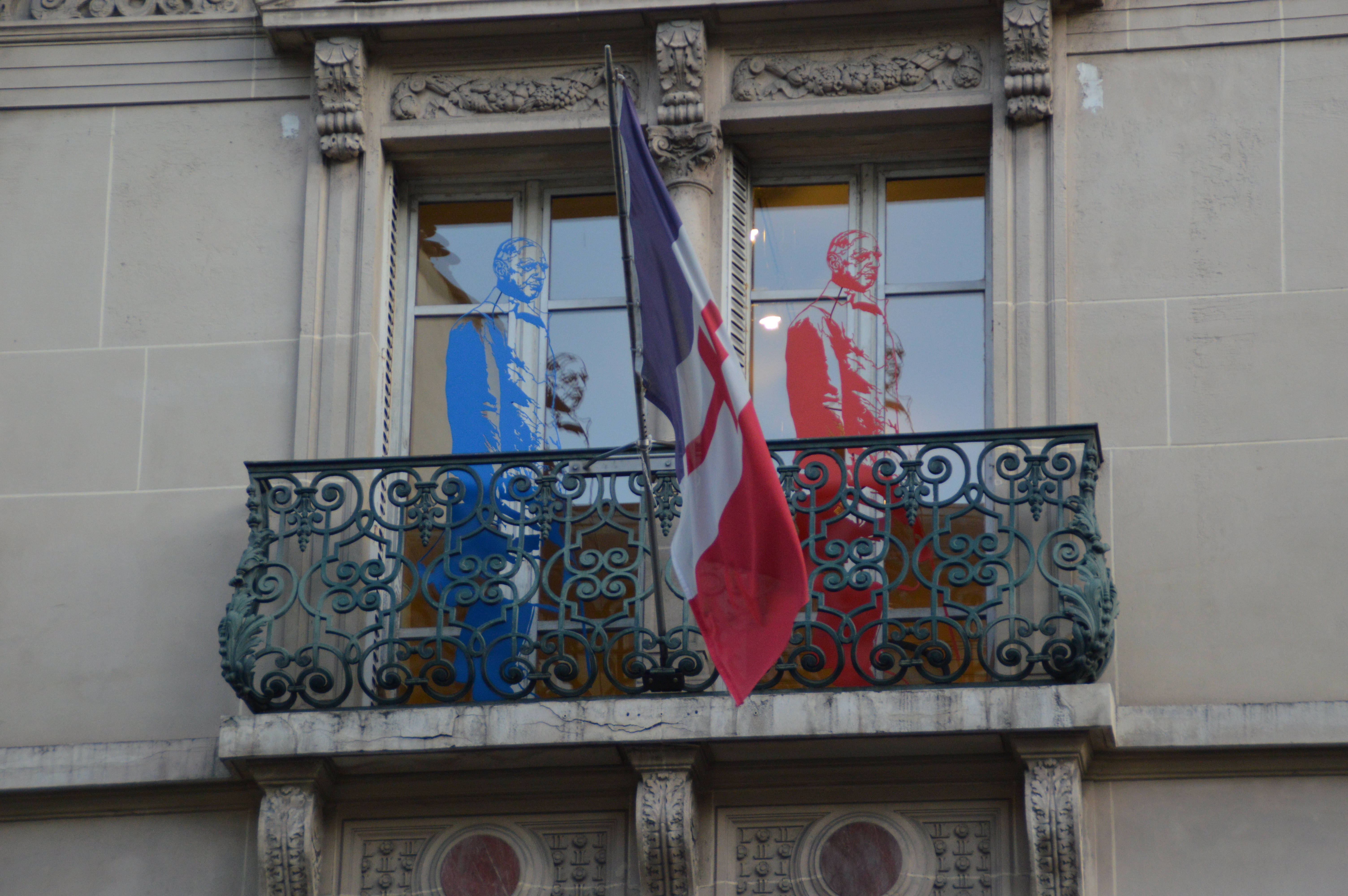 Visite guidée du bureau du général de Gaulle (1947-1958) dans un hôtel particulier du Faubourg Saint-Germain