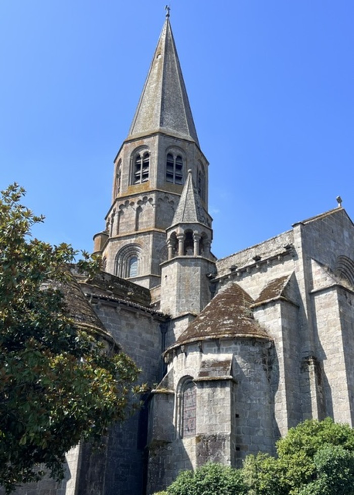 Visite commentée de la collégiale et des vieux quartiers