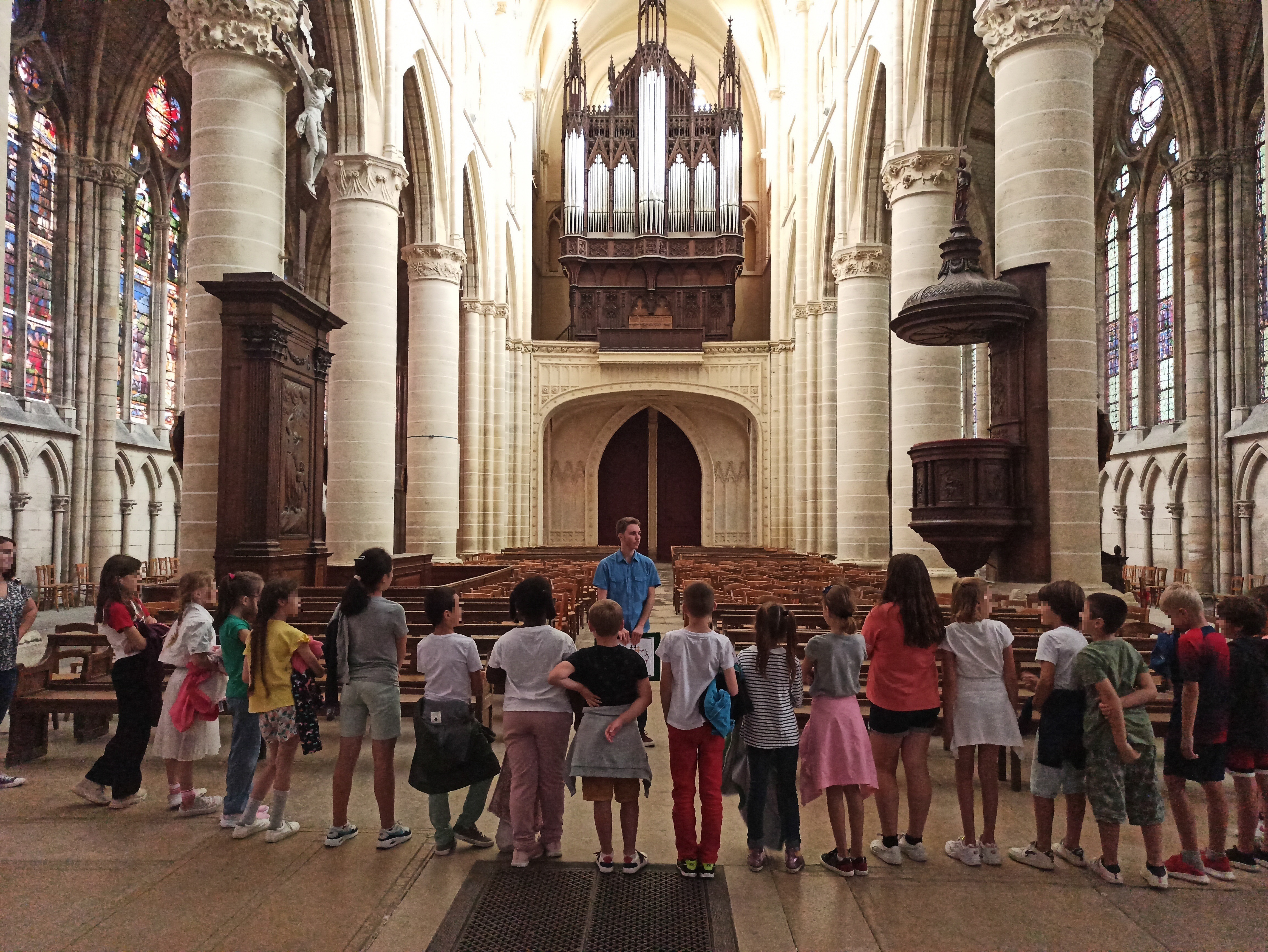 "Levez les yeux !" à la cathédrale de Châlons-en-Champagne