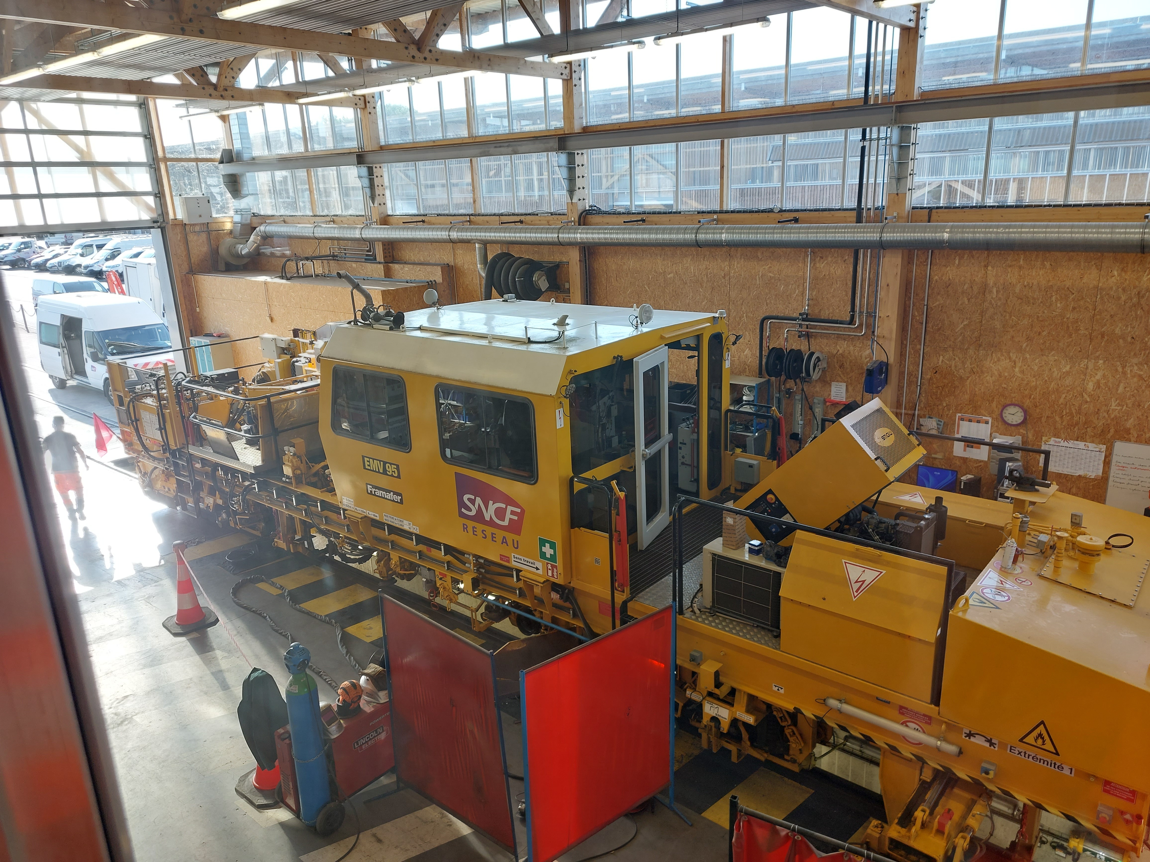 Visite du Centre de Maintenance du Matériel de l'infra - SNCF Réseau