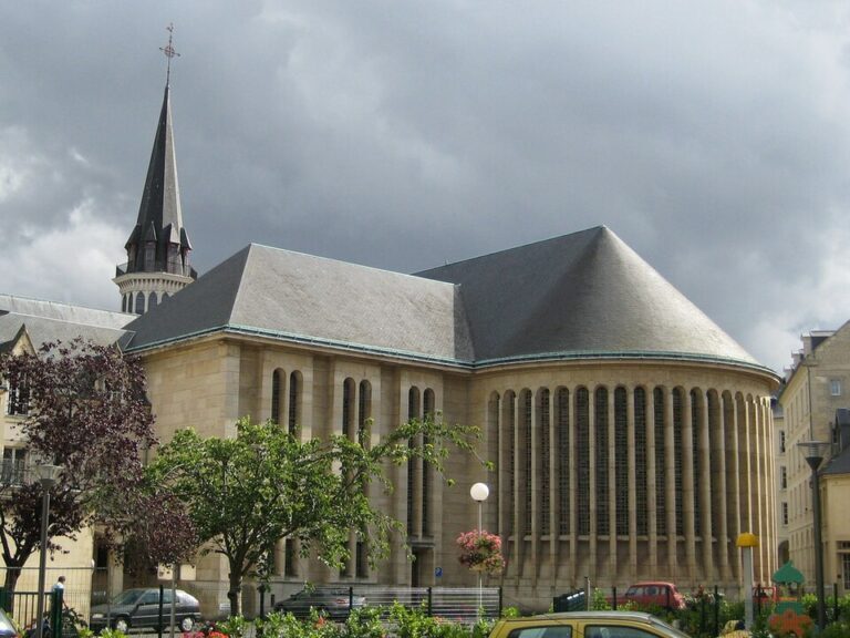Levez les yeux ! Parcours découverte du Bon Sauveur et de la chapelle de la Reconstruction