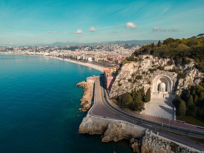 Histoire et archéologie des installations souterraines de la colline du Château à Nice (1939-1945)