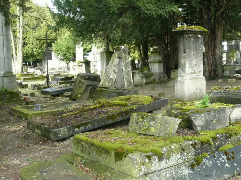Visite libre du « père Lachaise rémois »