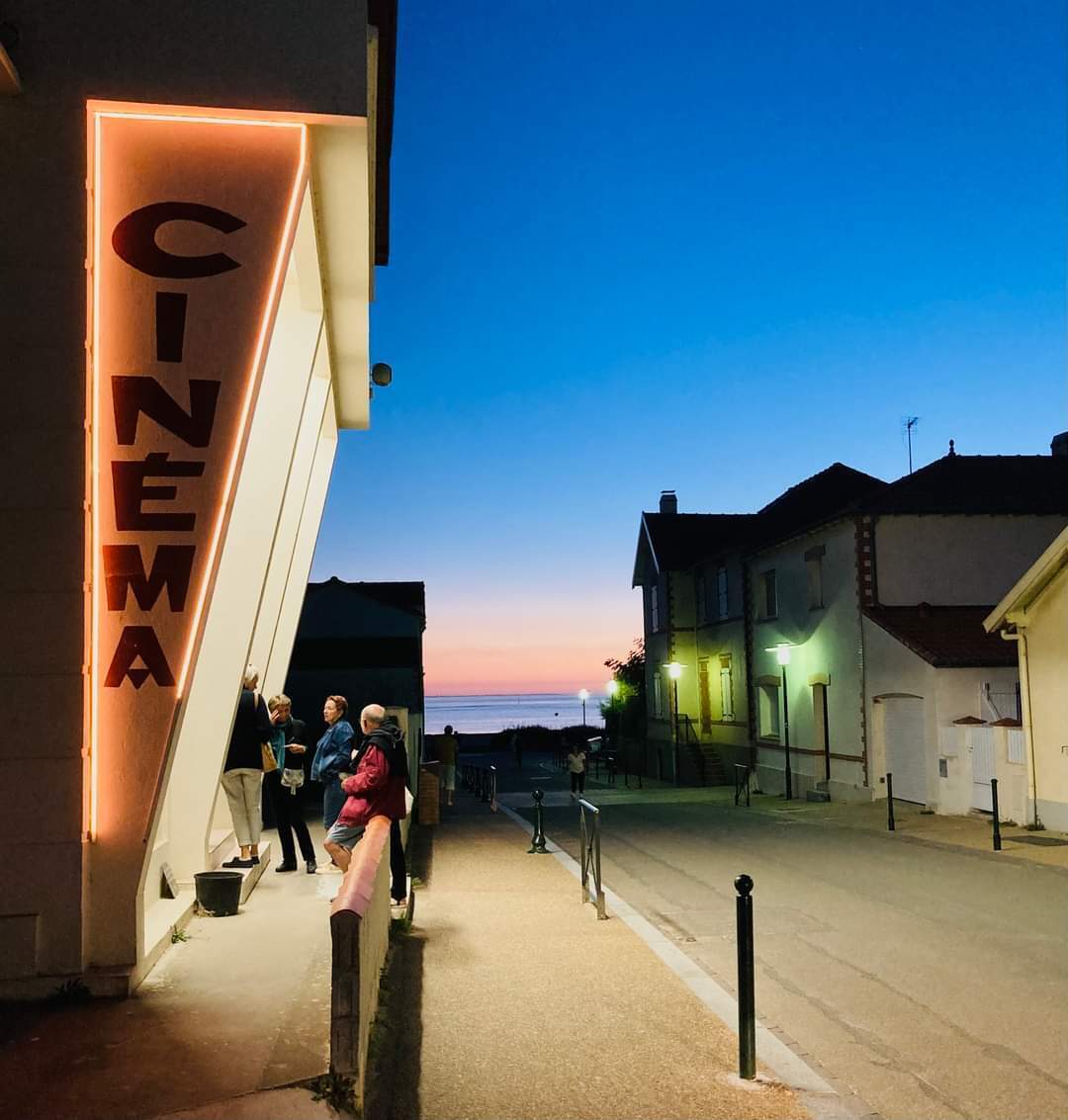 VISITE DU CINEMA ET SA CABINE DE PROJECTION