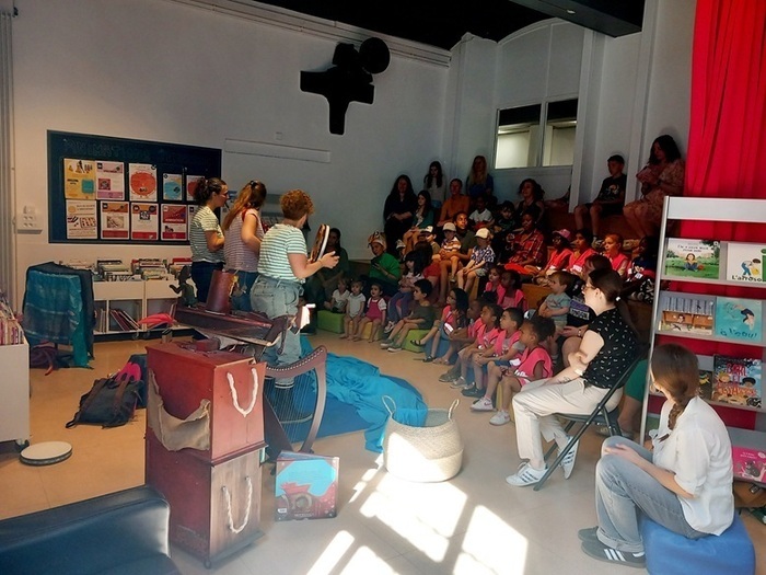 Eveil musical : Chansons, comptines et jeux de doigts