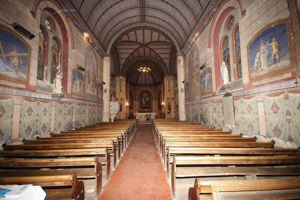 Visite libre d'une église singulière et surprenante
