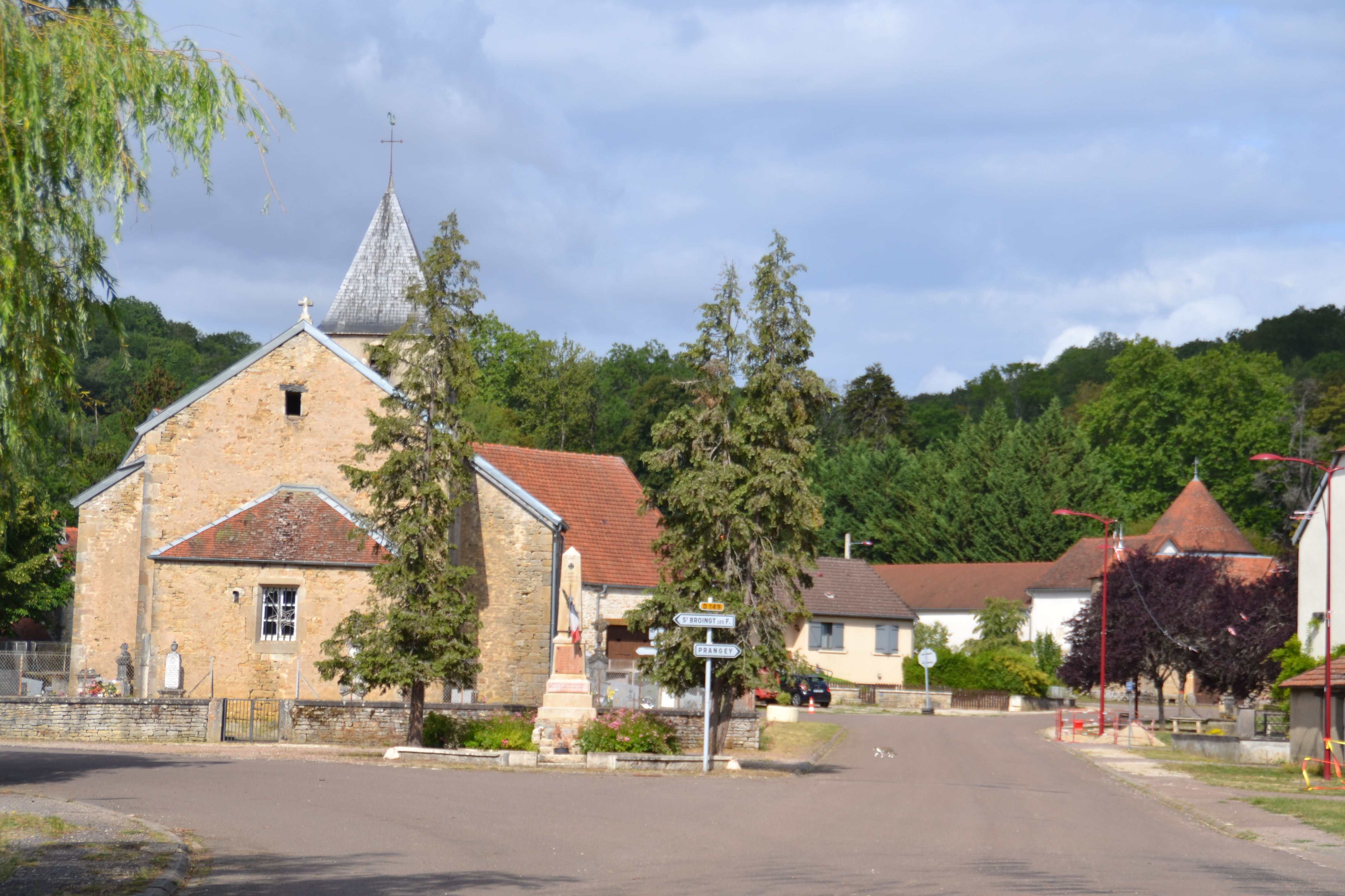 Visite guidée du village de Saint-Michel rattaché à Villegusien-le-Lac