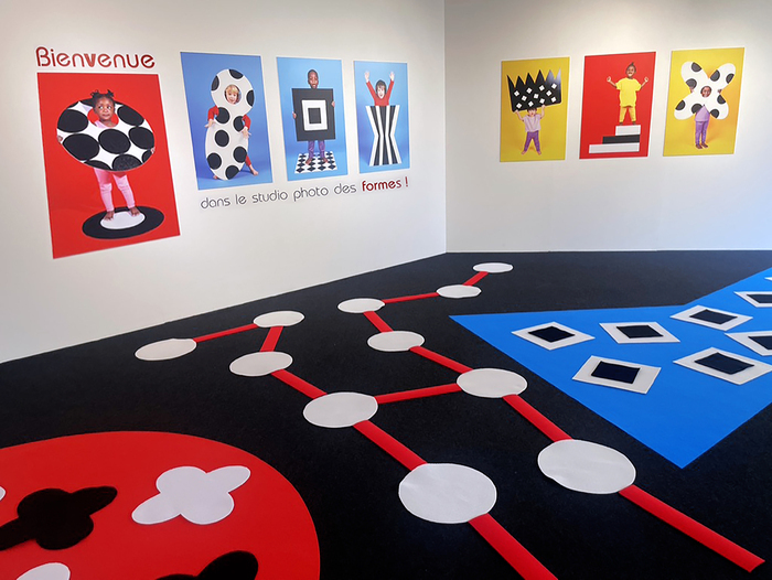 Exposition "EN FORME(S) !" - Une installation-jeu photographique de Claire DÉ
