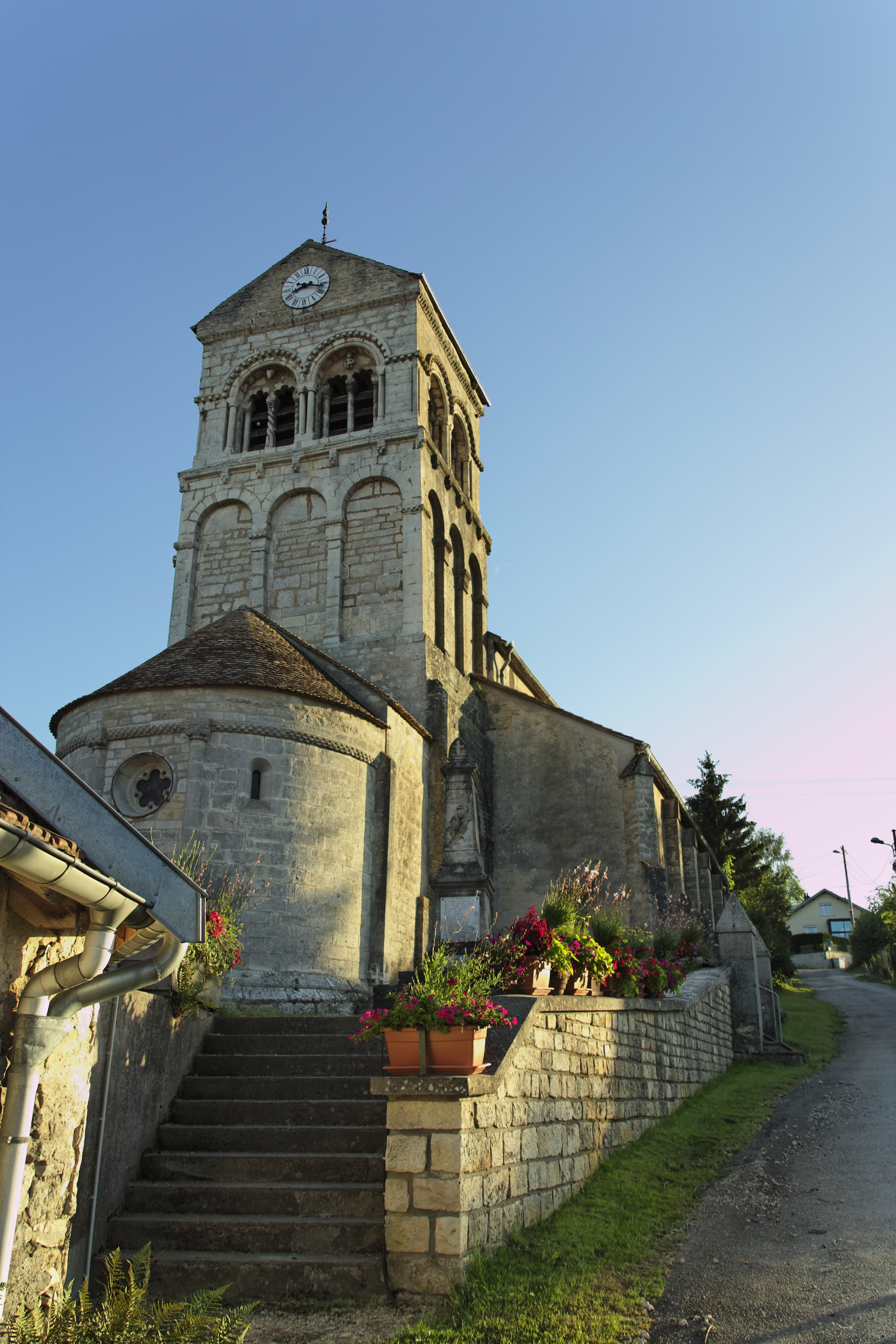 Visite libre ou commentée de l’église rurale et authentique de Rollainville