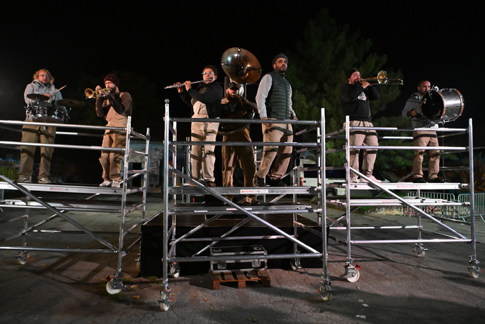 Le Moulin Fondu, Oposito – CNAREP et Radio Kaizman vous proposent de venir assister à la présentation d’une étape de travail de Last Party le vendredi 13 mars à 16h.