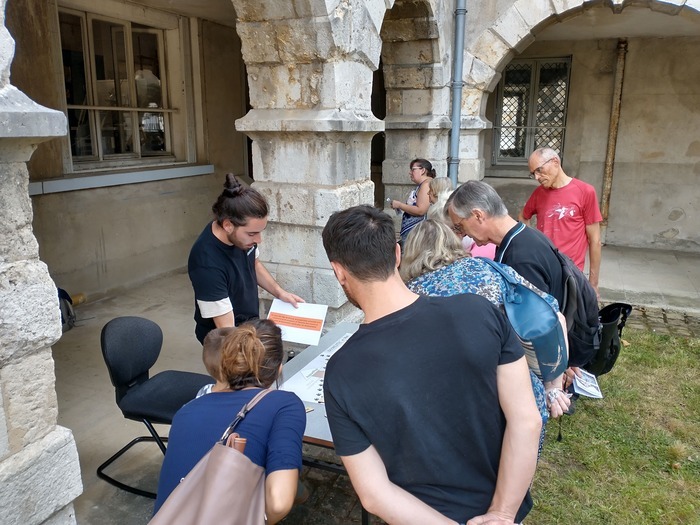 Les archéologues du Département du Loiret vous mettent au défi  ! Avec une mini-exposition et des jeux pour petits et grands, venez vous tester en présence des archéologues. Serez-vous à la hauteur !?