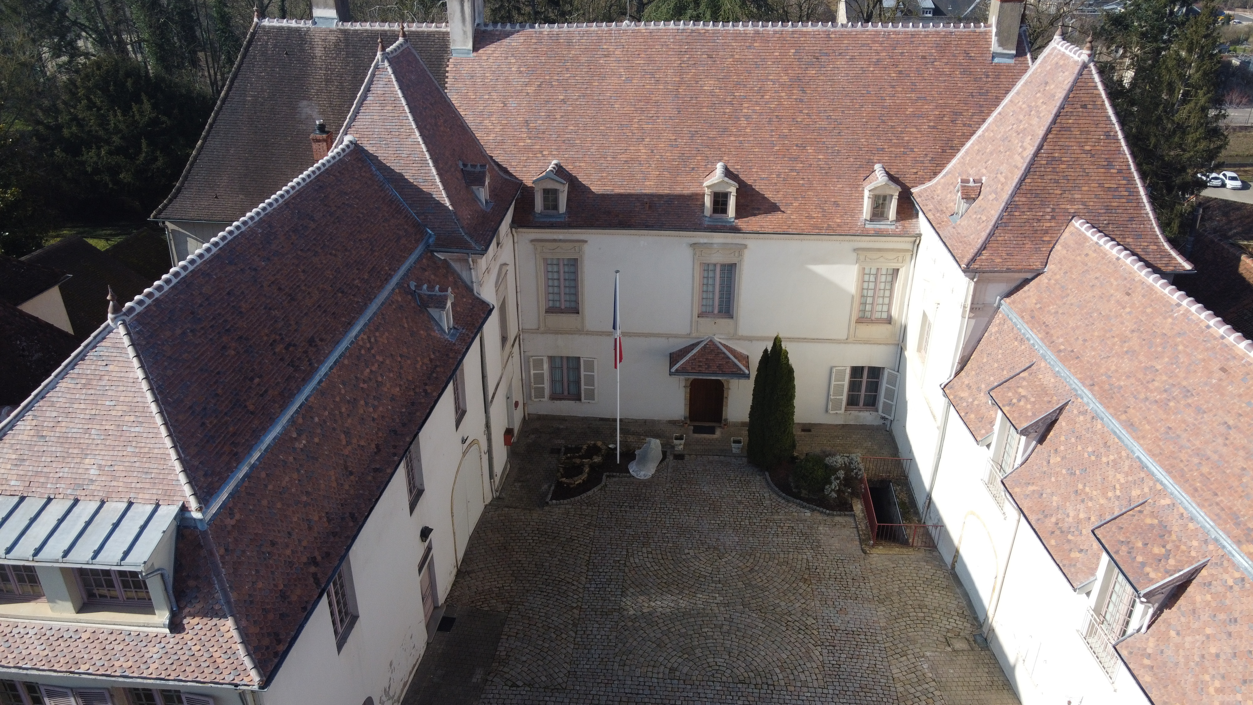 Visite inattendue  de la sous-préfecture