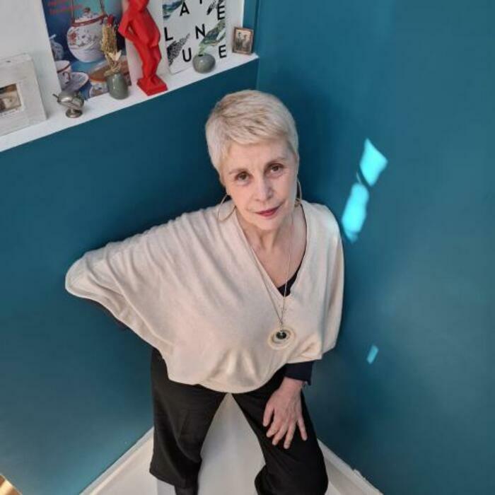 « Les Daronnes », c’est le nom du dernier EP d’Anne-Claire Marin, auteur-compositeur, sorti en novembre dernier. Au piano et au chant, accompagnée par Delphine Reynaud au hautbois, elle raconte la ...