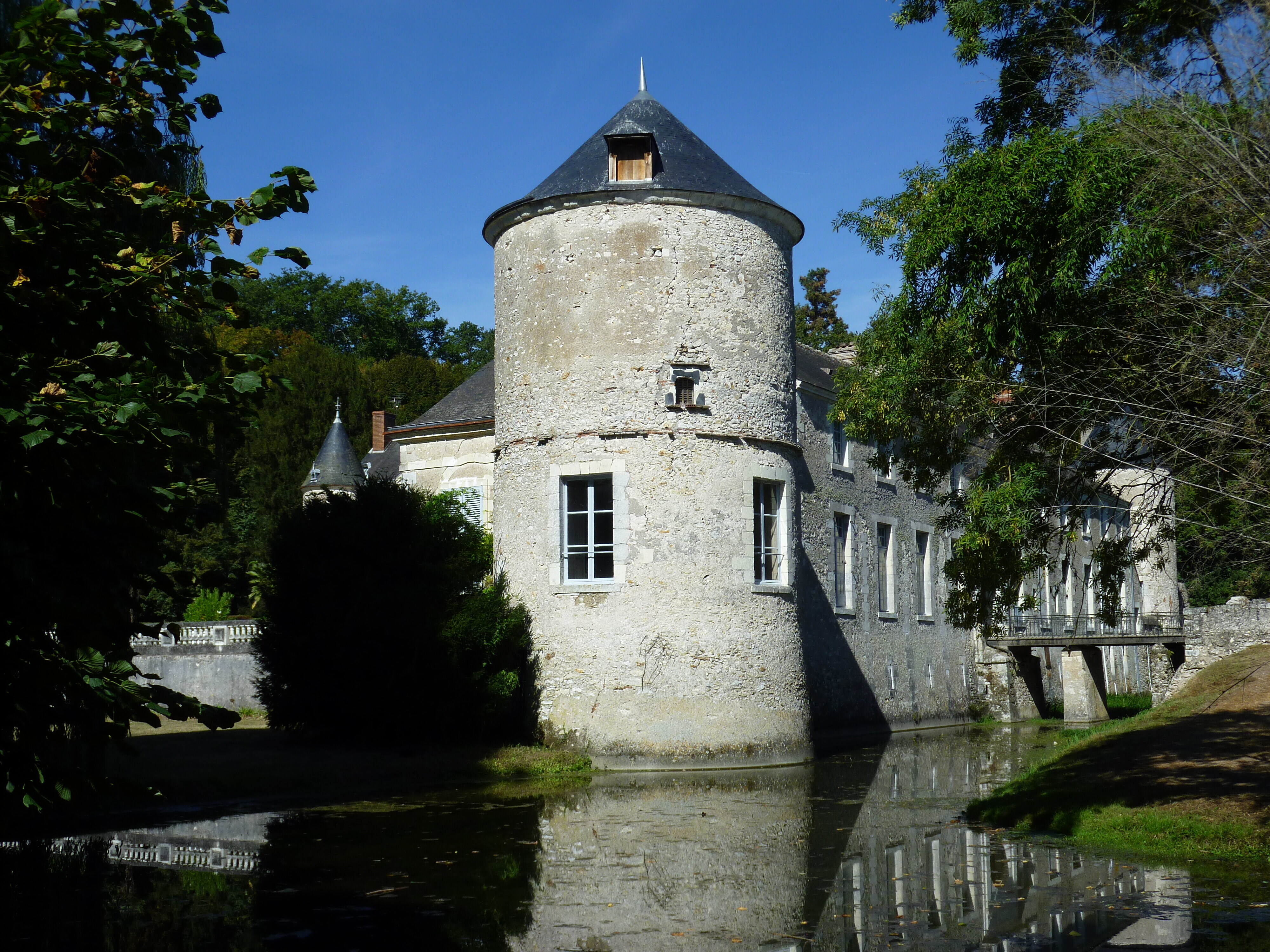 Château de Monteaux et Moulin de Giesvres, Chapelle. Visite du Parc: Moulin et Chapelle sont ouverts au public.