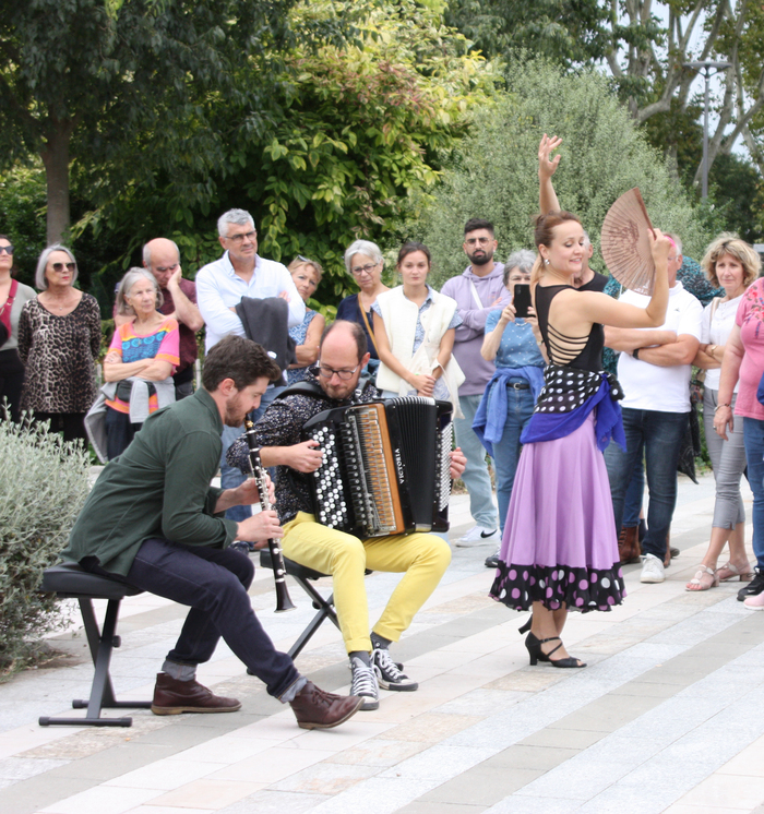 Affiche — Sculptures, jazz et danse ou l'Art en mouvement