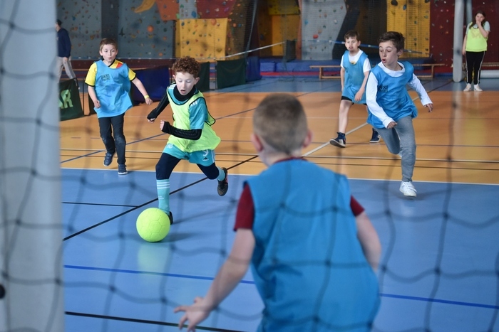 Vos enfants sont sportifs et souhaitent accéder à une multitude d’activités ? Alors les cours multisports sont faits pour eux !