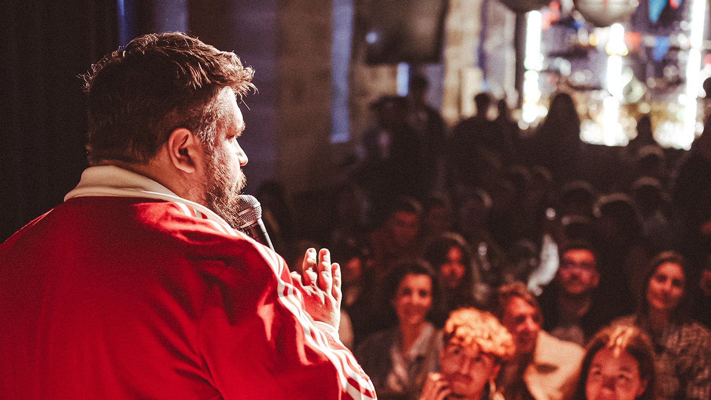 STAND-UP COMEDY CLUB  • Brio - Léo Dumon