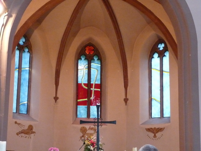 Découverte guidée des vitraux contemporains d'une église simultanée